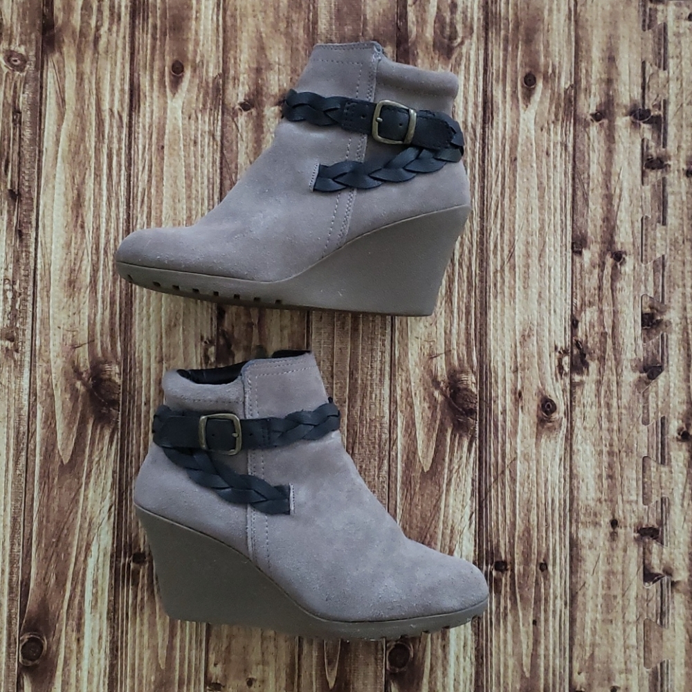 White Mountain Leather Taupe Wedge booties Isabell